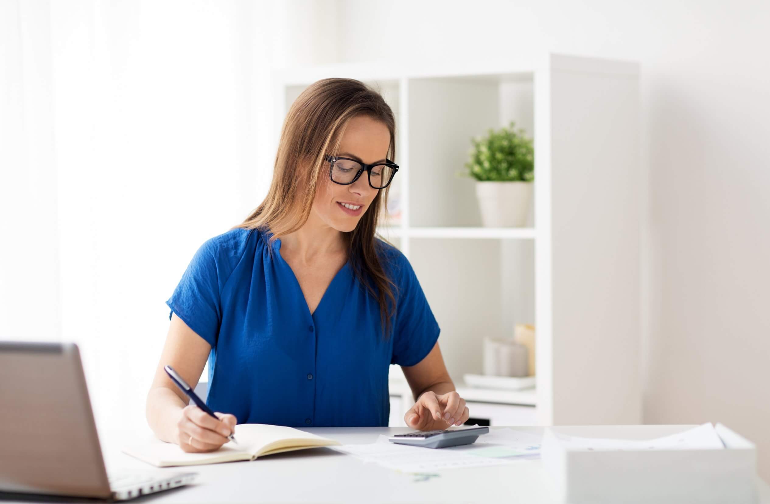 Cómo cotizar tus servicios de asistente virtual