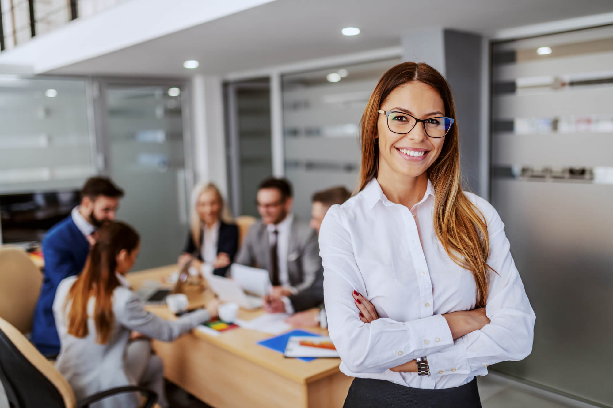 Liderazgo femenino en la empresa: tips para promoverlo - WeRemote