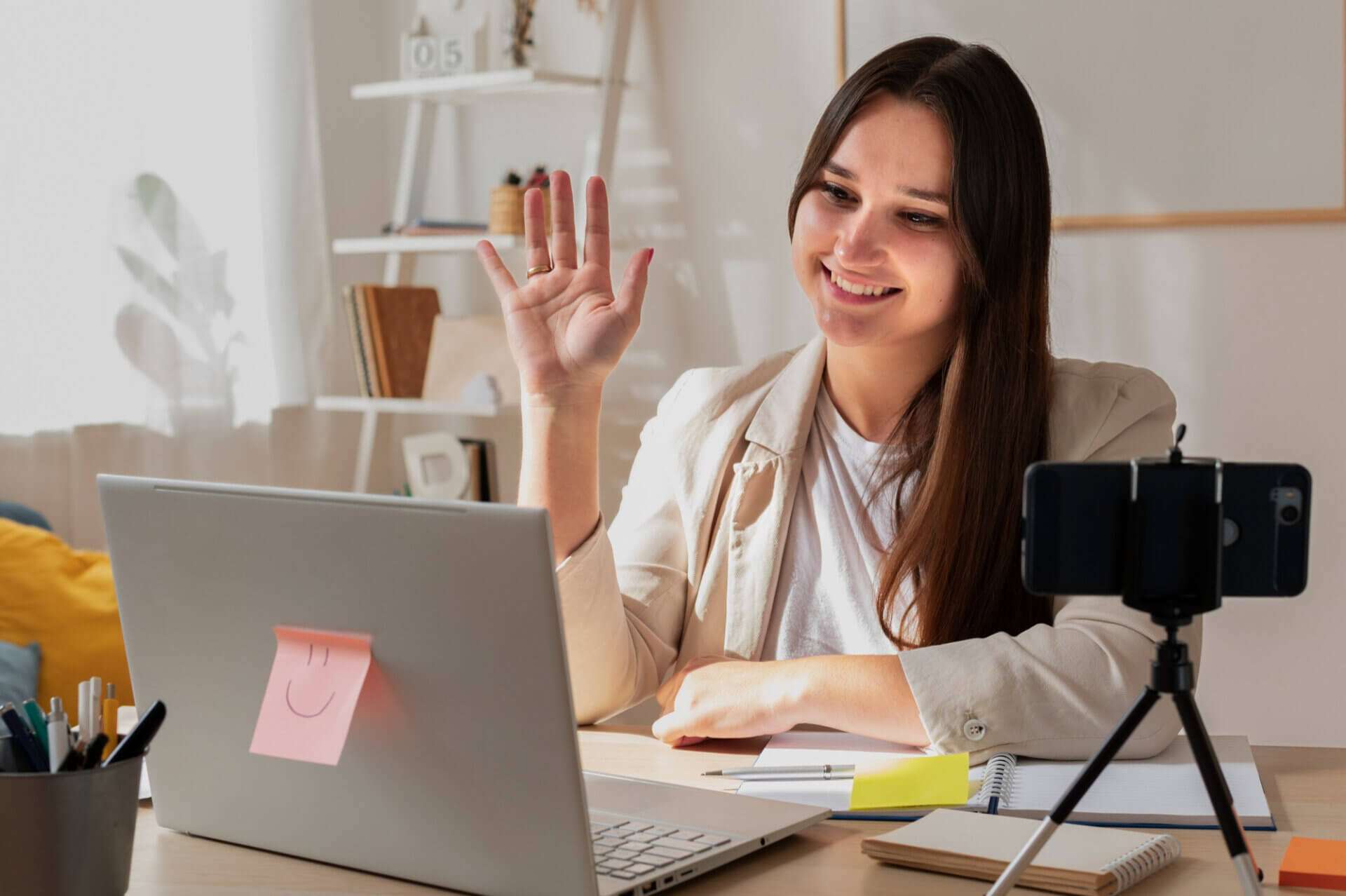 Mujer haciendo su videocurrículum. 