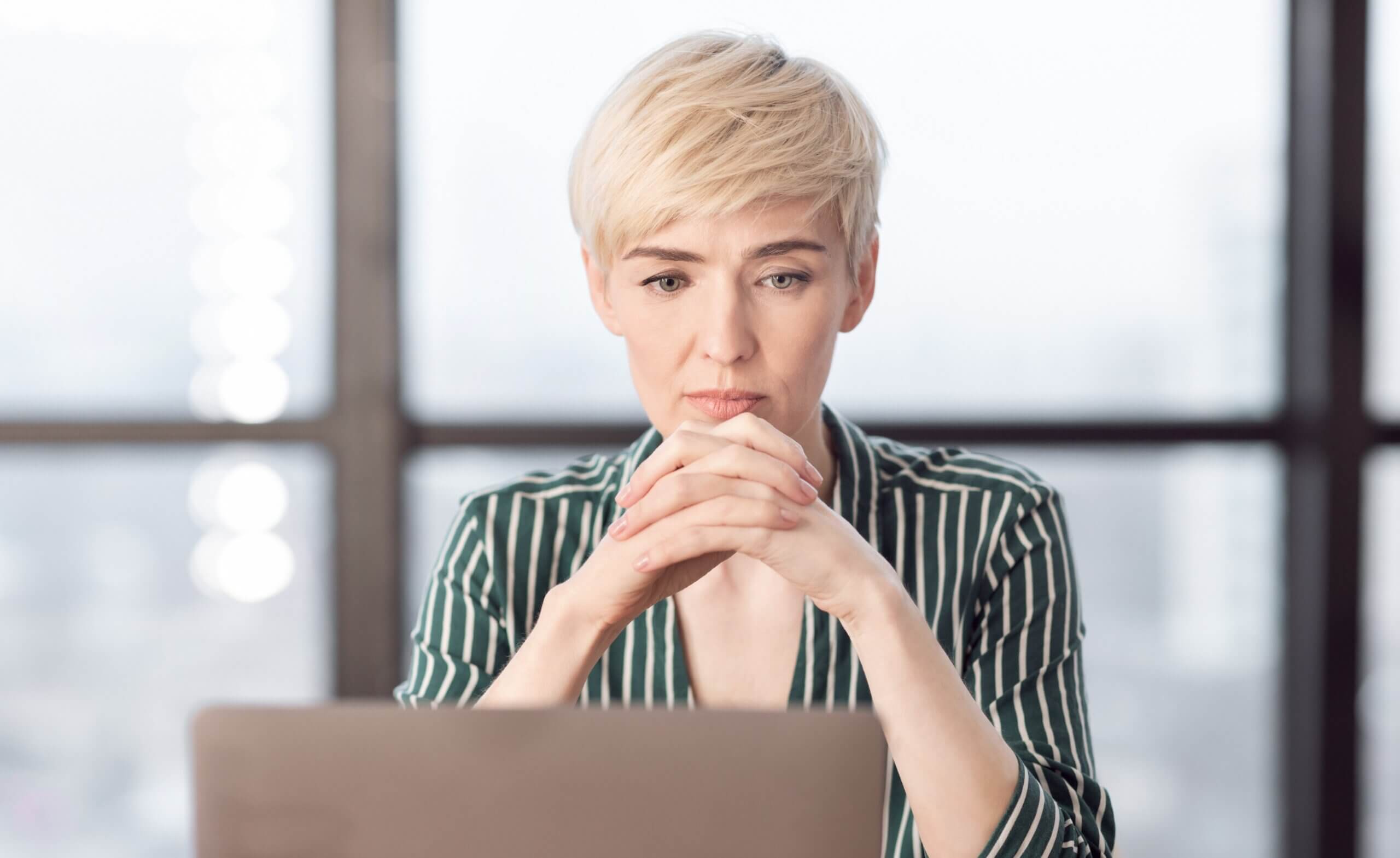 ¿Qué significa «h/m/d» en una oferta de trabajo?