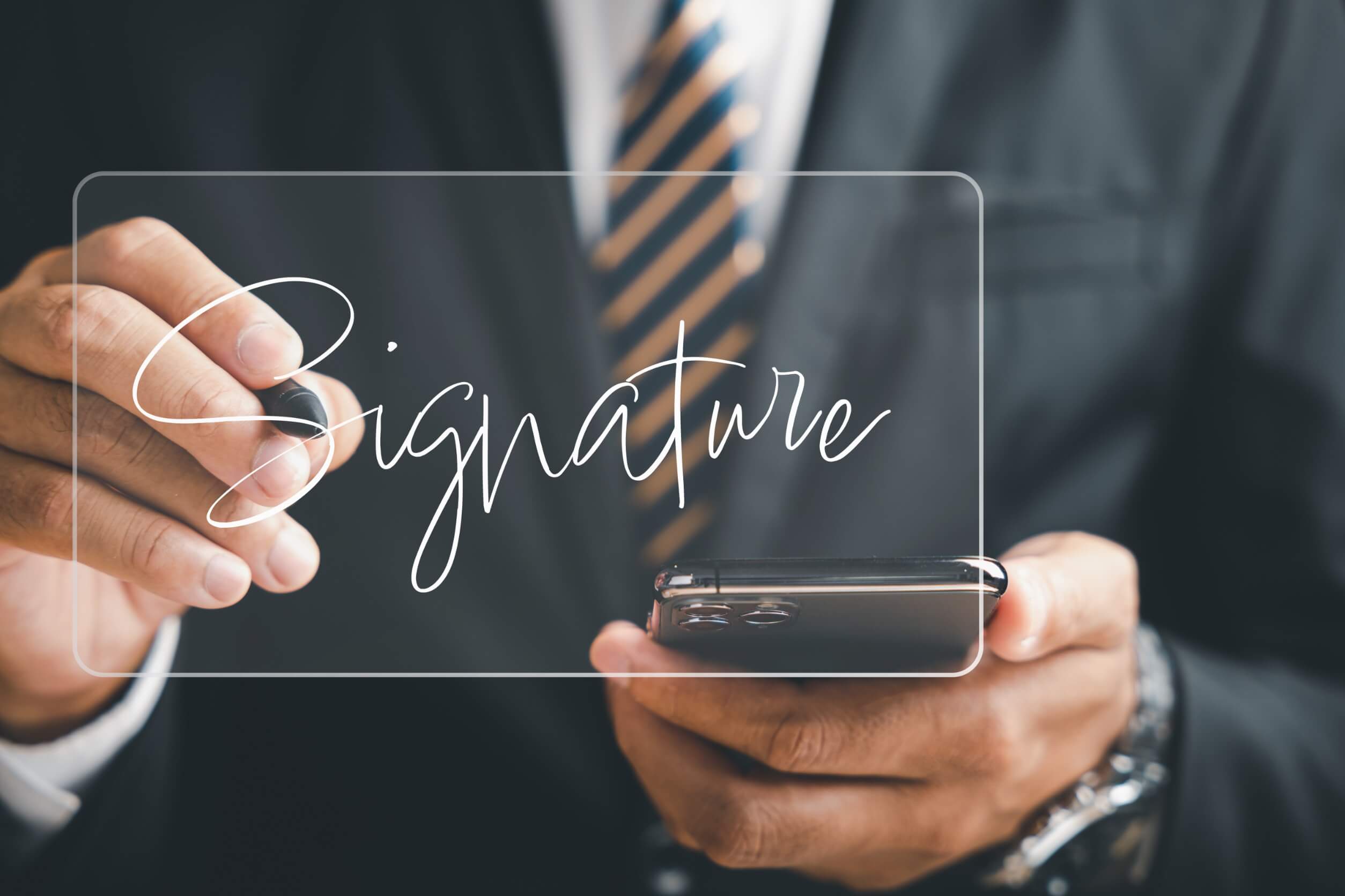 ¿El curriculum vitae debe llevar firma?