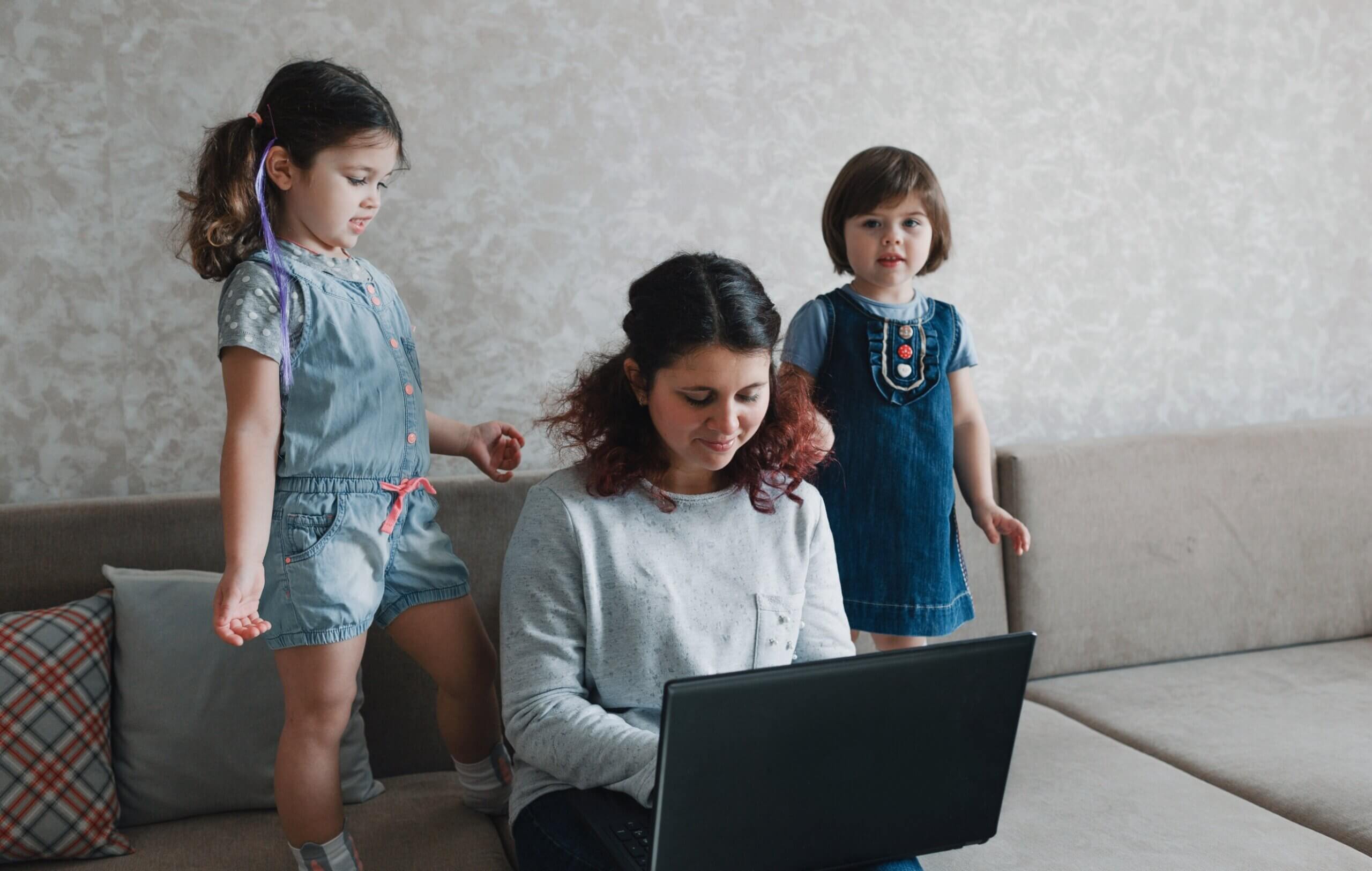 Ventajas y desventajas de trabajar desde casa si tienes hijos