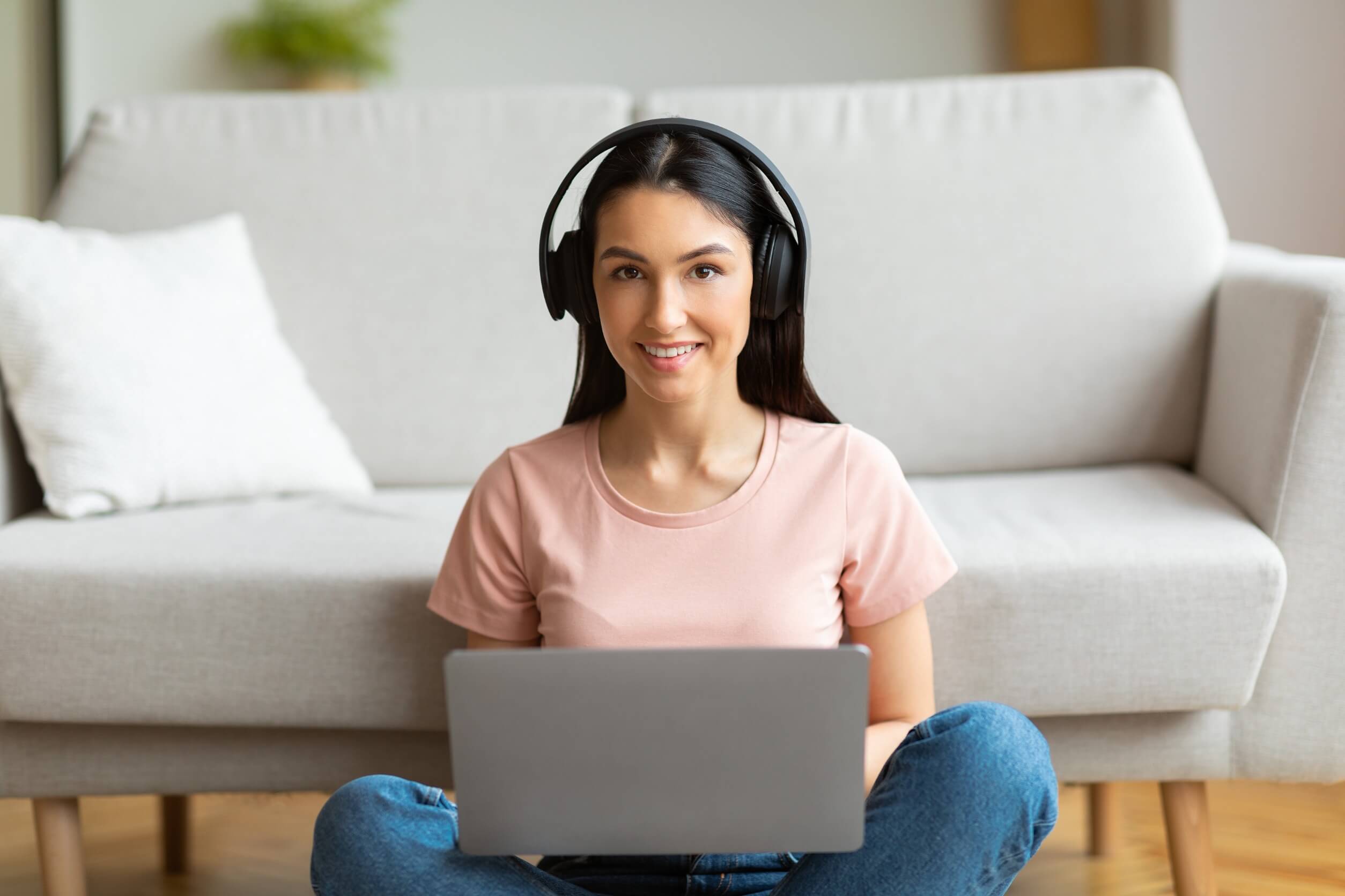 8 tips para disminuir el ruido mientras trabajas en casa
