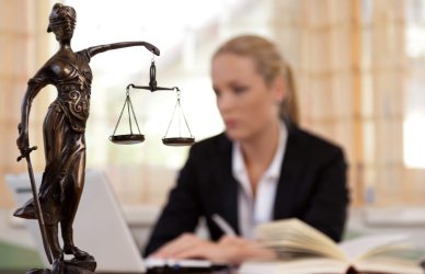 ¿Qué es un redactor jurídico y cómo convertirme en uno?