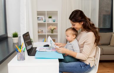 Consejos para ser una mamá freelance