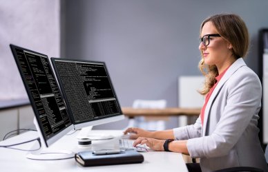 Programador PLC: ¿qué es y qué funciones tiene?