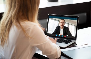 9 gestos que debes evitar en una entrevista de trabajo