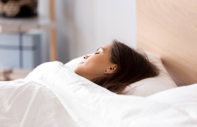 Dormir la siesta en el trabajo, ¿cuáles son sus beneficios?